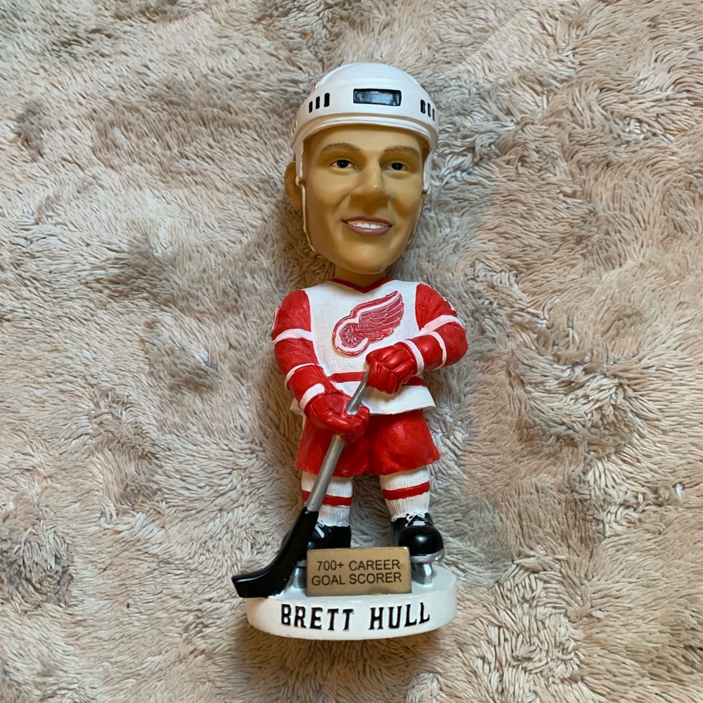 Red Wings Brett Hull bobble head collectible